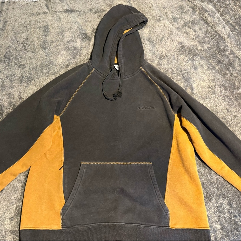 Columbia Men’s hoodie